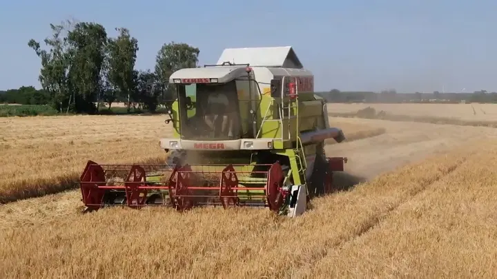A UK farmer used FJD Precision Ag GPS technology for safer, efficient fertilizing.