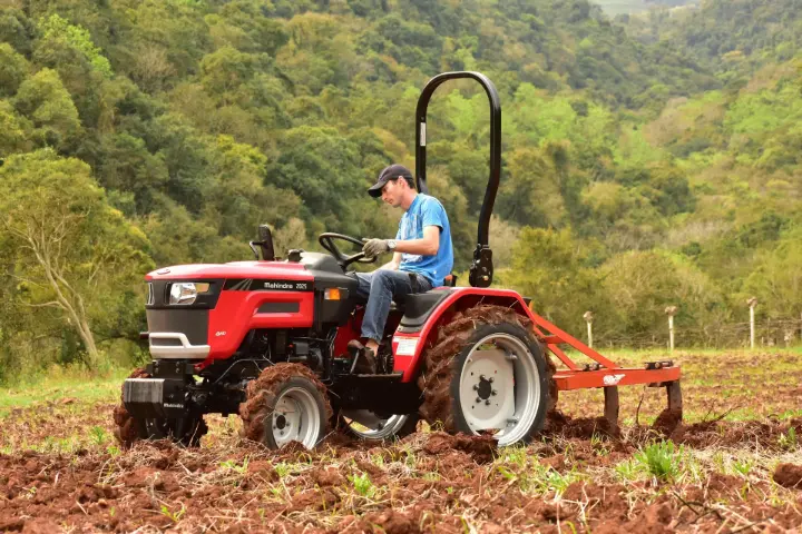 mahindra_2025_compact_tractor
