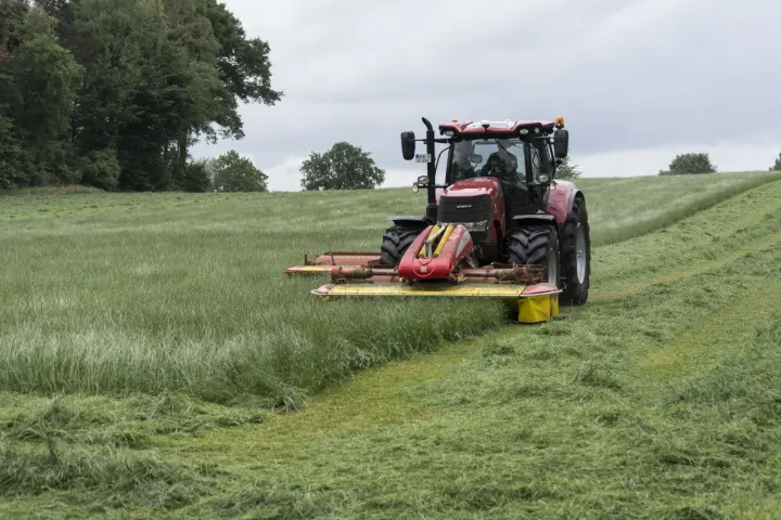 gps-guided-system-for-tractor-working-in-the-field