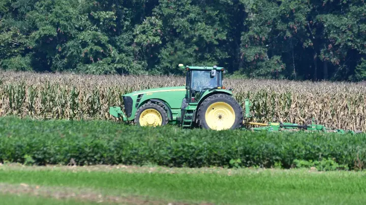 Agroecology in alternative farming systems