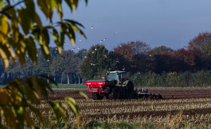 Agronomists Help Farmers